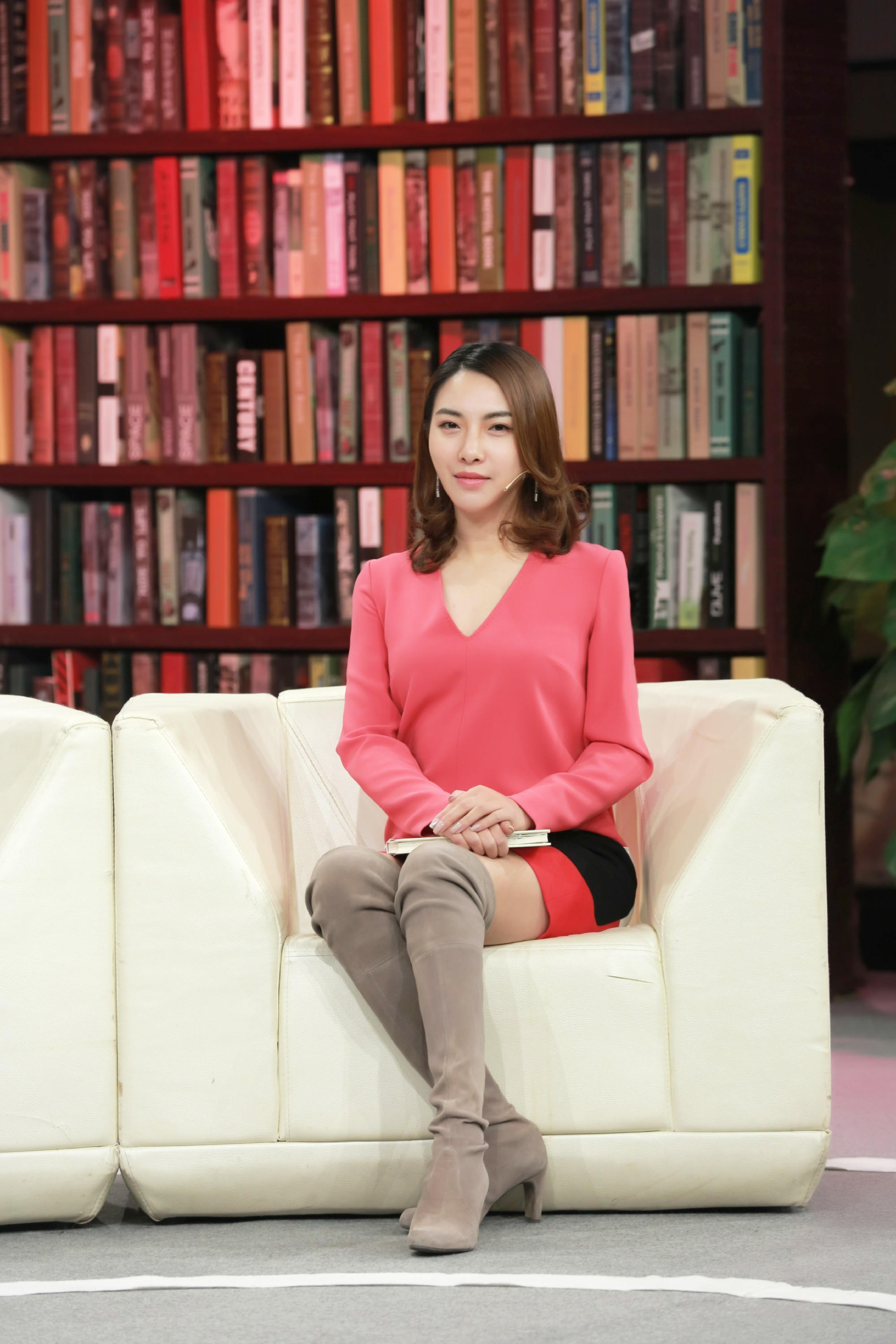 《总裁读书会》明播 梁佩兰杨秀龙强推经营宝典《干法》