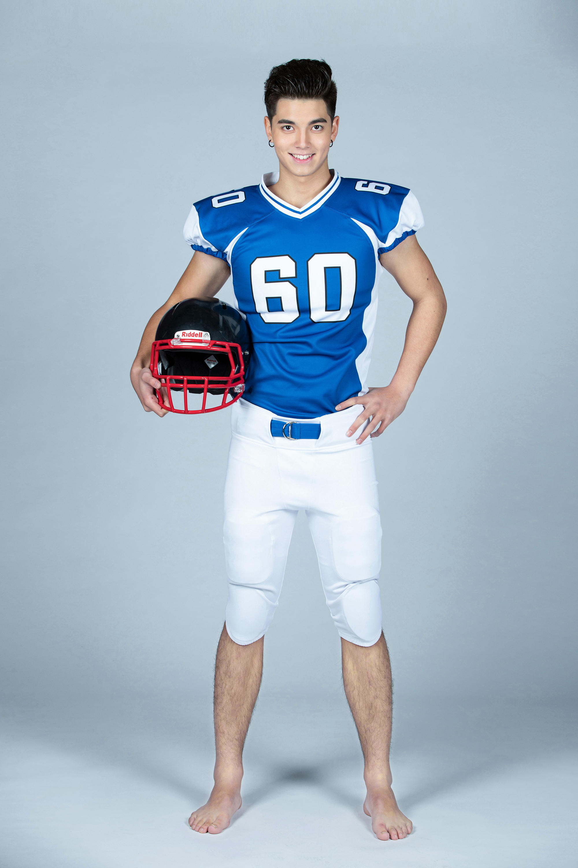 韩悦出席深圳时装周 造型瞩目斩获高人气