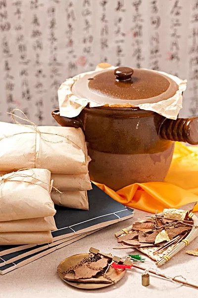 一两一分,当归一两一分,知母十八铢,黄芩十八铢,葳蕤(一作菖蒲)十八铢