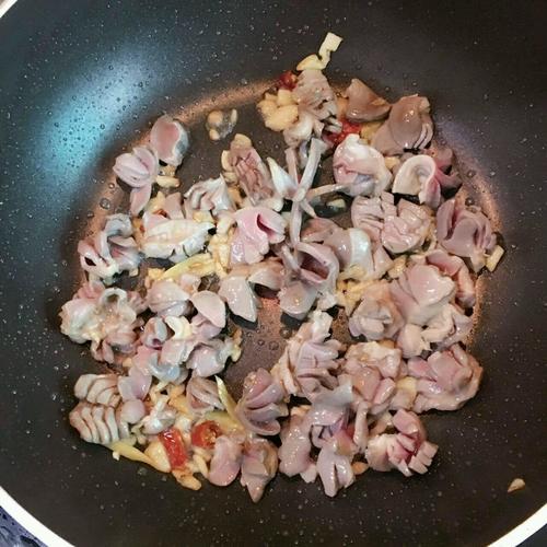 热菜之"鸡肾炒西芹"