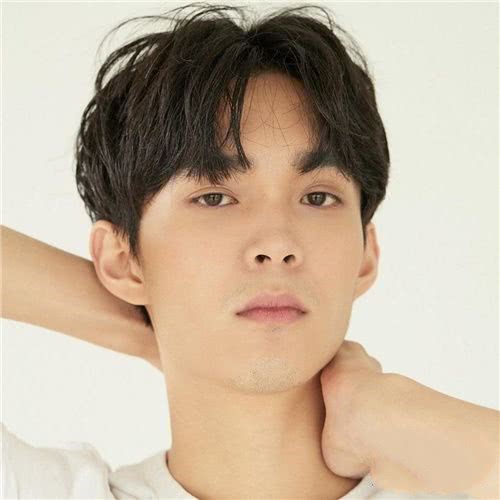 男生发际线太高还显老