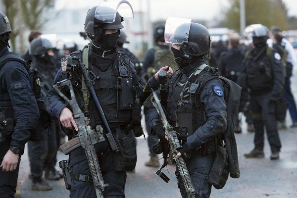 人数少装备精良 万军中擒拿主帅|北约|特种部队|特勤队_新浪新闻