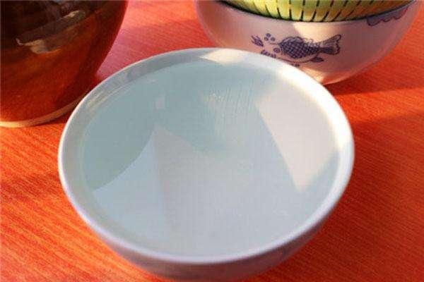 有必要空调房房中放入一盆水吗?到底有什么用?