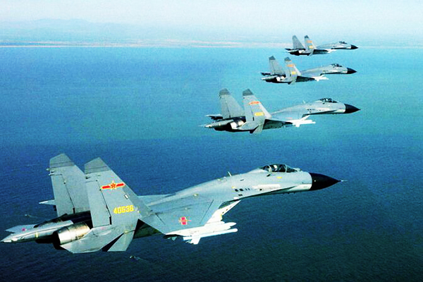 正文  中国空军编制依次:航空师(师级),航空团(团级),飞行大队(营级)