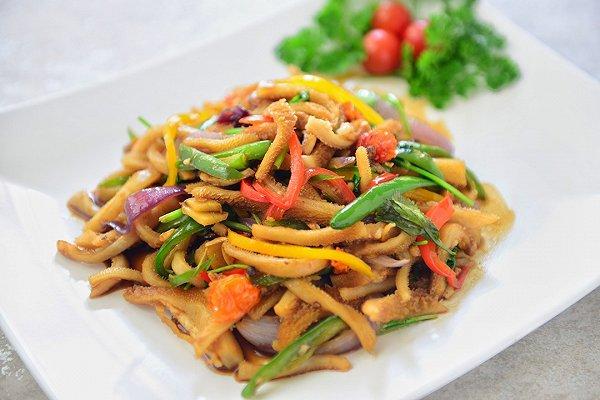 这道菜就是洗着麻烦,味道绝对是最好的,19种羊肚做法可以学着做