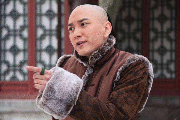 里,为爱牺牲一切的裴崇光,《宫锁连城》里为了利益不择手段的富察明轩