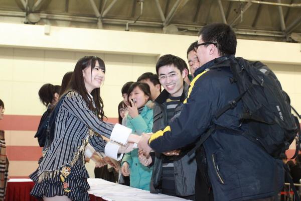 日本第一美少女天团akb48见面握手会,爆出男粉丝有传染病引恐慌