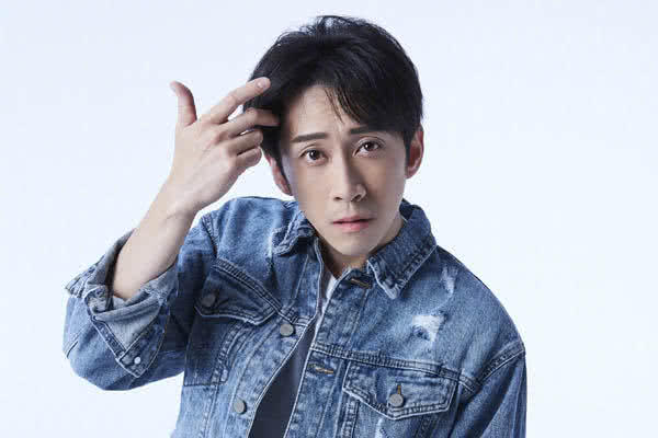 欢乐喜剧人:郭阳郭亮2票险胜,成功晋级后说,不知如何面对朋友