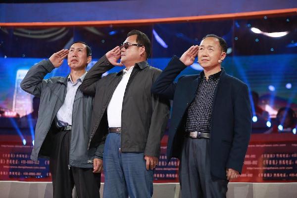 骆牧渊不忘军人本色后来,这家盐厂在原来的基础上越做越大,经济效益也