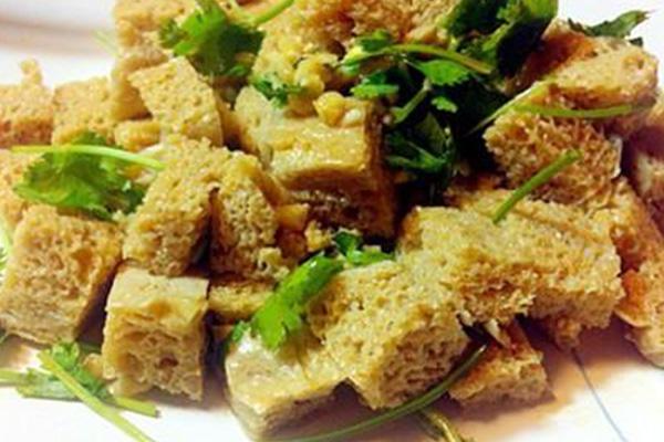 推荐一道家常凉拌菜,凉拌面筋,口感劲道,附上自制面筋的做法