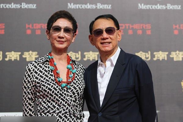 后妻子被骗光身家,他让妻子来给他打工|杨受成|任曼玲|妻子_新浪网