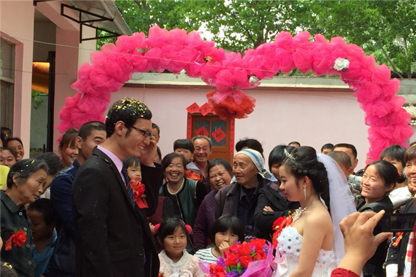 明星大咖结婚,那场面,真是贫穷限制我们是想象