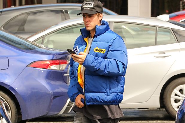 车太贤首次果真“严密安保”金钟国婚礼现。。，，，，，无视刘在石劝阻_ZAKER新闻