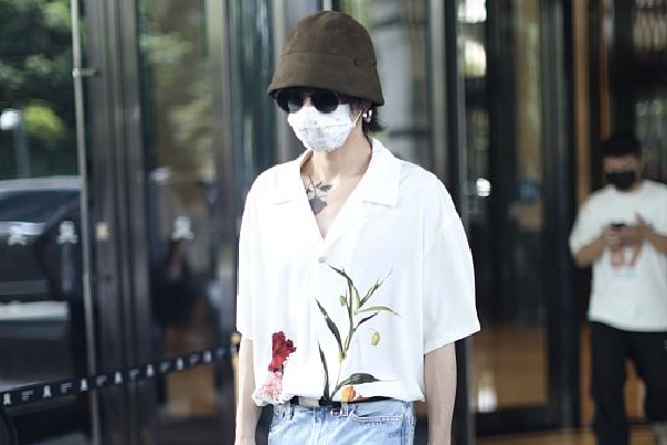 2025天下机械人大会8日在京开幕，，，机械人ETF基金（562360）涨超1%，，，东杰智能20cm涨停