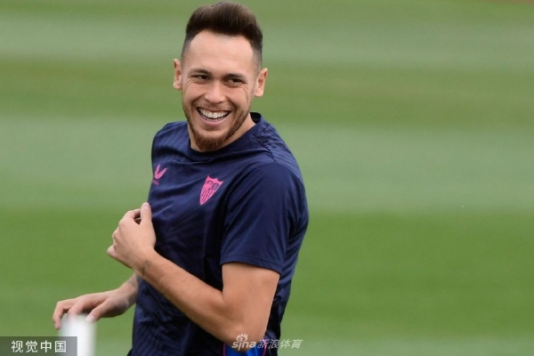 灼烁网发文: 　克日，，，，，在《坦克天下》游戏运营团队的全力协助下，，，，，河南公愉逸成侦破