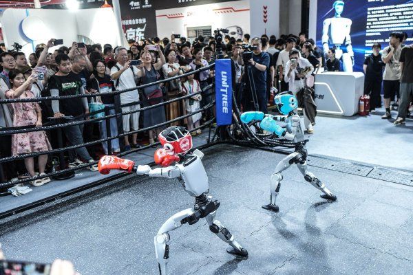 对话丨上市就像“高考”、人形机器人AI能力还不够⋯⋯宇树科技王兴兴谈了这十个问题 对话丨上市就像“高考”、人形机器人AI能力还不够⋯⋯宇树科技王兴兴谈了这十个问题