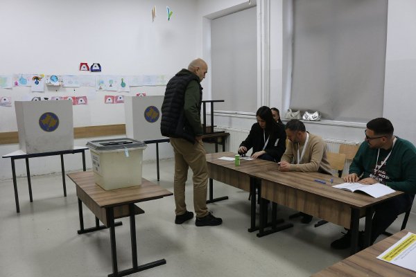 汉服文化的复兴-齐胸襦裙与啪啪含羞草的魅力 