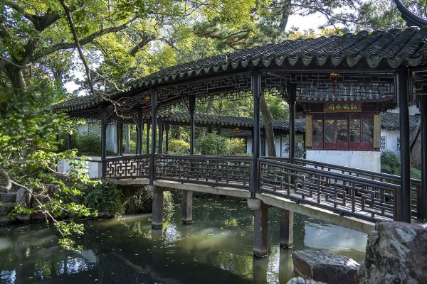 浪漫与热血交织,细腻情感刻画,引领你进入梦幻般的二次元世界