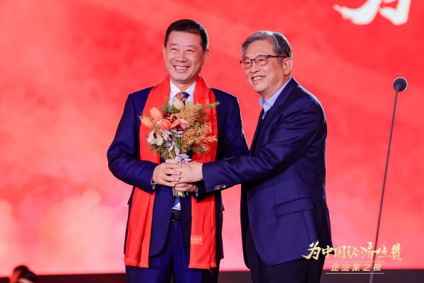 �������ٴ���������̨����������������������ѧ�ߣ�������̨���Ѳ��߱���������