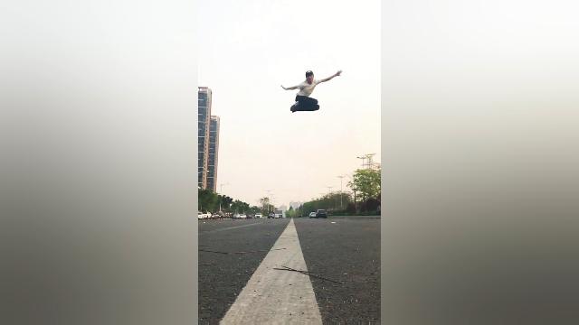 左脚踩右脚真的可以上天(使用 秒拍 录制)