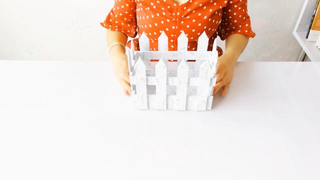 手工达人自制迷你小花园,仔细一看,栅栏是用纸板做的,真有创意