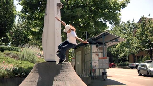 瑞典事件最新视频,疑似瑞典的电视台播出的画