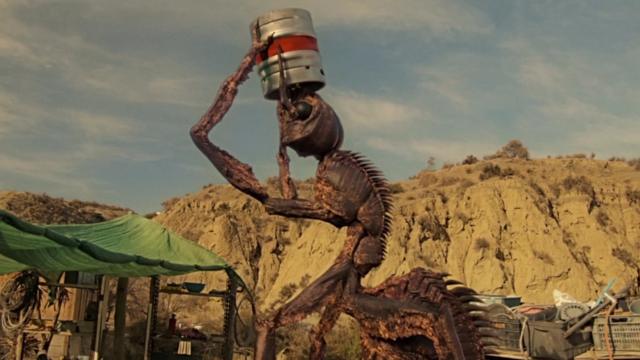 变异蚂蚁连汽车都可以抬起来,还特别爱喝啤酒,成精了!