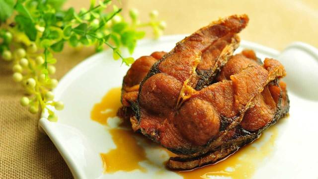 用料爆鱼酱汁:;酱汁①:;干辣椒5个;八角8粒;香叶5片;桂皮1瓣;葱姜适量