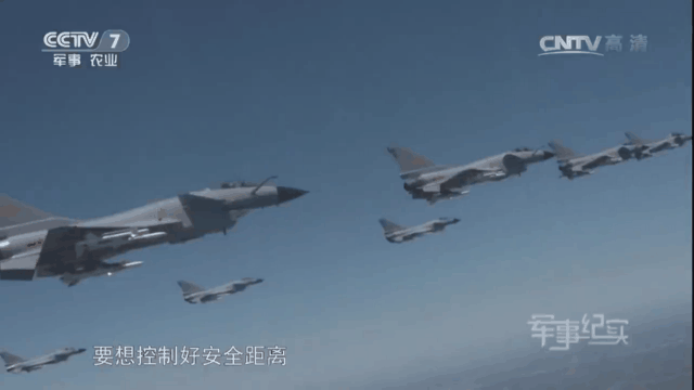 庞大歼-10机群歼-10s空中加油从现阶段看,机动性上歼-10c与f-16v战斗