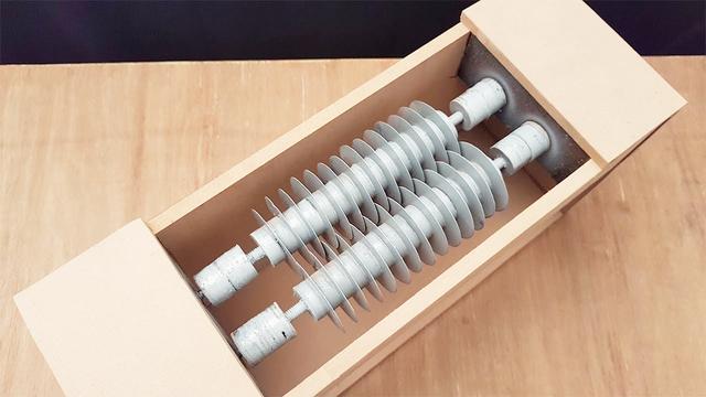 牛人自制一台简易碎纸机,这都能做出来,简直就是人才啊