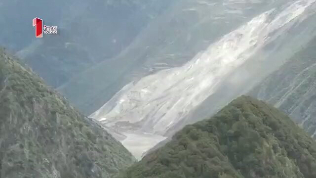 西藏昌都山体滑坡致金沙江形成堰塞湖 两个村被淹没
