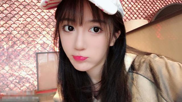 斗鱼呆妹儿公益活动后首播元气满满,绝地求生小霸王又回来了!