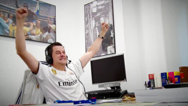 阿斯报》皇马版主编龙塞罗的表情包上线。 整场比赛_手机新浪网