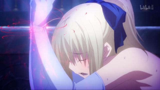 不得不说c妈的品味我很是欣赏,蕾丝花边的婚礼服,看到saber那一刻我