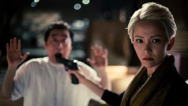 文凯玲也的确很努力,所以她才什么角色都敢接,比如早些年在不少电影中