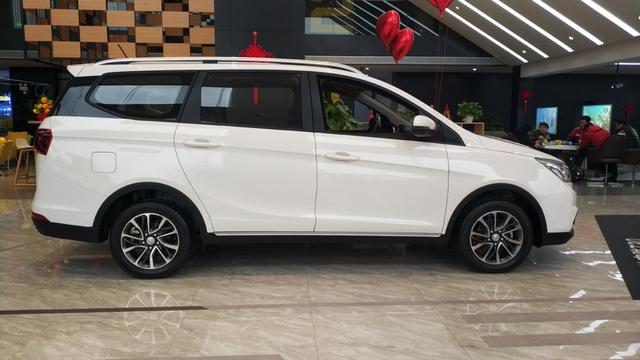 新款宝骏730到店,1.5t cvt,后独悬,顶配不足10万