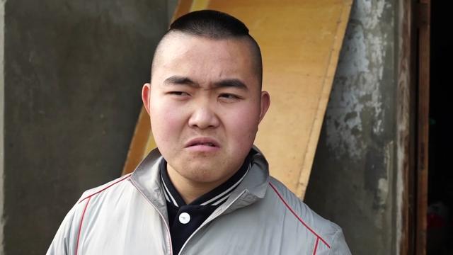 爆笑喜剧《胸口碎大石》难度系数五颗星,请开始你的表演