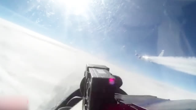 视频-胆大心细!看看俄罗斯人怎么驱赶美国战机