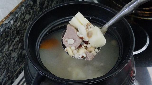 这道广东祛湿汤要常给家人做营养好喝又祛湿做法跟材料很简单