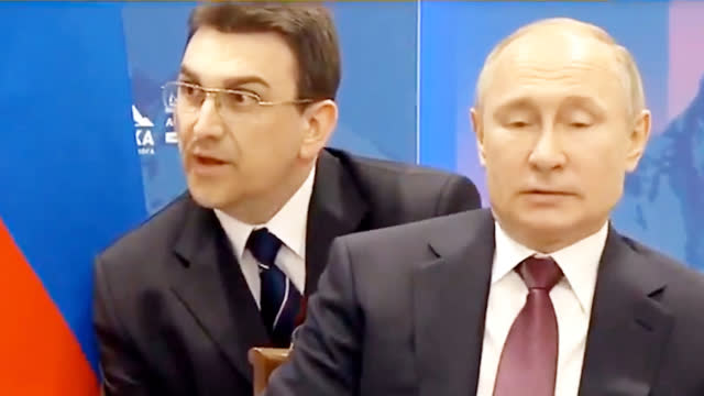 翻译偷换词语 被普京现场抓包:翻得不对!简直