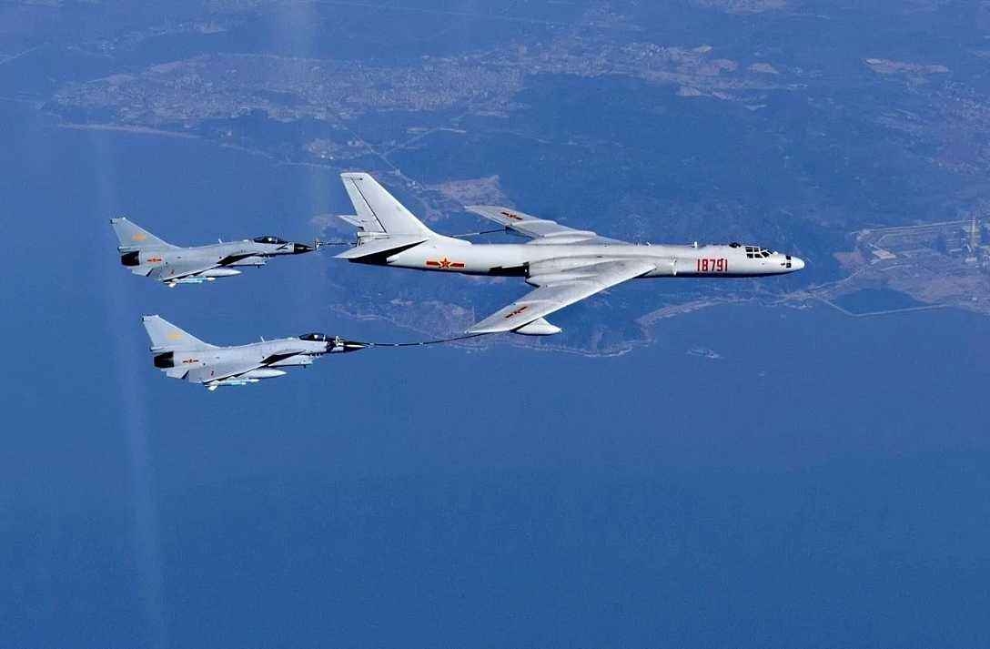 首次公开解放军战机训练夜间加油历经20年才实现