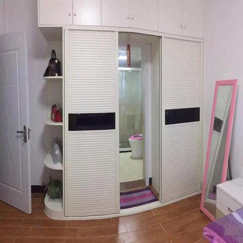 邻居将厕所设计在衣柜里,好聪明啊,回家我也要这样装