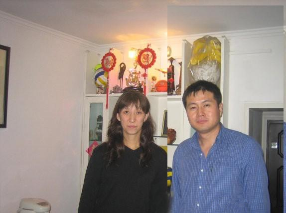 赖亚文33岁才结婚对家庭愧疚,一照片让人看得心酸