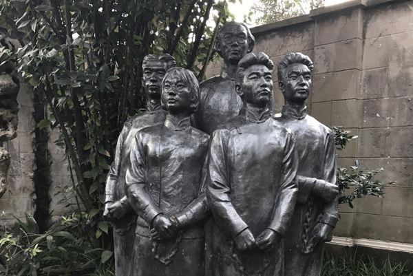 殷夫小传:生命诚可贵,爱情价更高,若为自由故,两者皆可抛_新浪新闻
