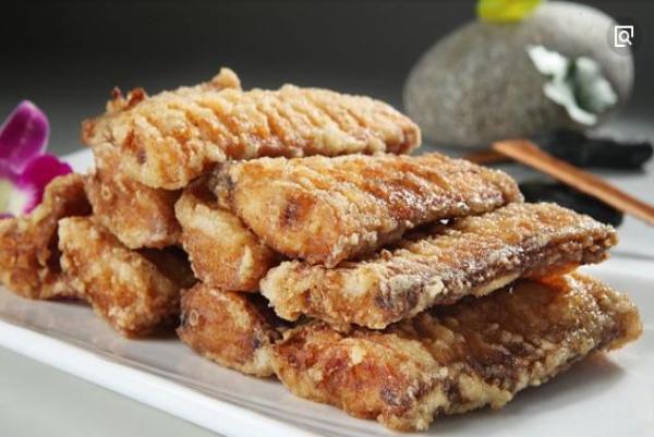 简单又好吃的椒盐带鱼,so esey!