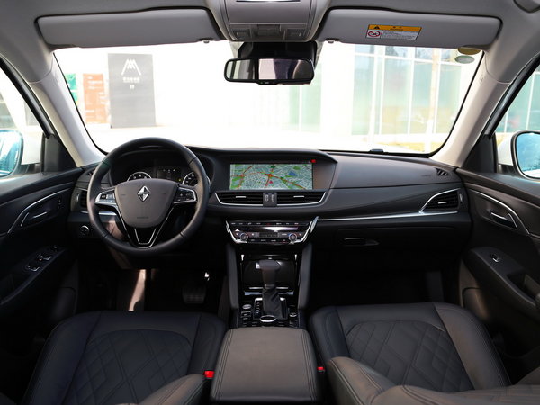 宝沃汽车  28T 7座四驱旗舰型 大中控全景