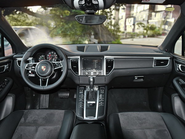 保时捷  2.0T 大中控全景