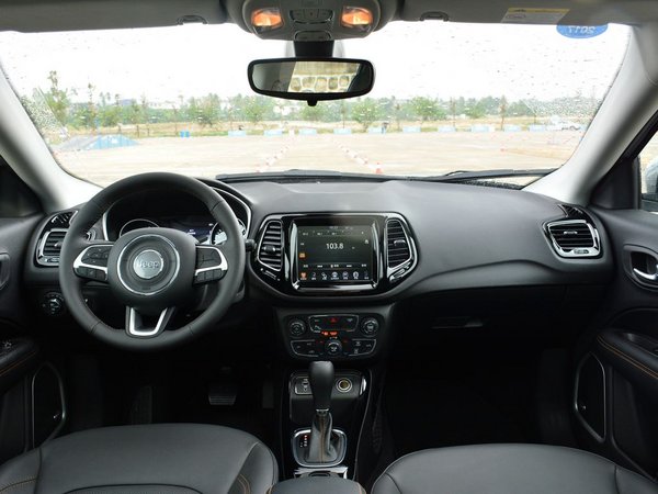 广汽菲克  200T 大中控全景