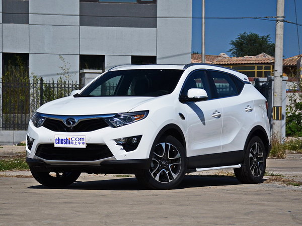 东南汽车  1.5T 左前正45度