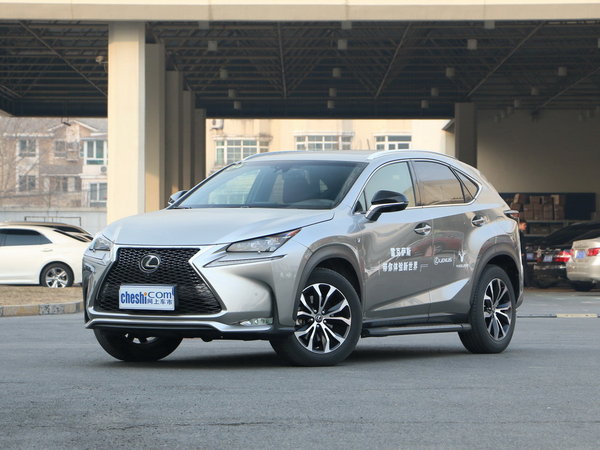 雷克萨斯  200t 左前正45度